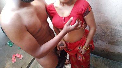 Hot Fucking Of Desi Indian Wife Outdoor Early Morning Sex In A Village - India on freereelz.com