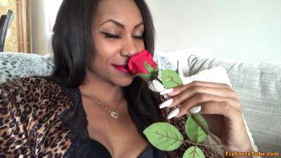 Hot Ebony Cougar Is Gonna Kiss Your Dickhead - Sugar Baby - France on freereelz.com