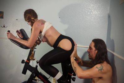 Part 2...i Lick Fuck & Finger Her During Her Workout! Long Hair Ginger Gets Dick During Workout!!! on freereelz.com