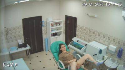 Spying For Ladies In The Gynaecologist Office Via Hi on freereelz.com