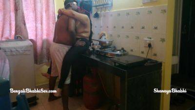 Sexy Bhabhi Fucked In Kitchen While Cooking Food 7 Min - India on freereelz.com