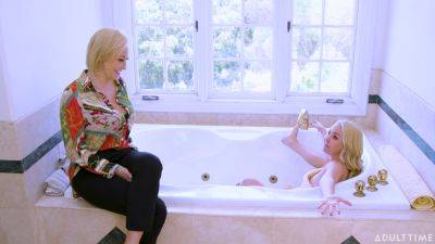 Soapy oral experience when mommy decides to join the fun on freereelz.com