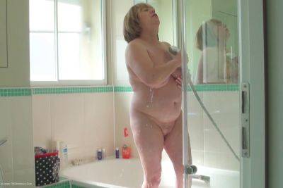 Shower Time on freereelz.com