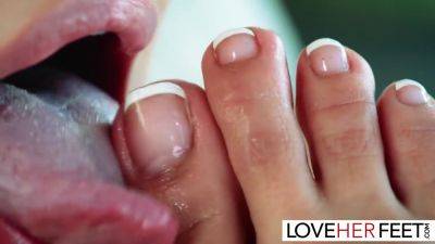 Aubree Valentine And Feet Slave In Joi Foot Tease With on freereelz.com