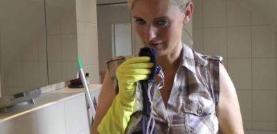 Fucked the horny cleaning lady - this is how household work works - Germany on freereelz.com