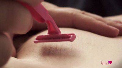 Slow-motion Romantic Pussy Shaving And Touching on freereelz.com