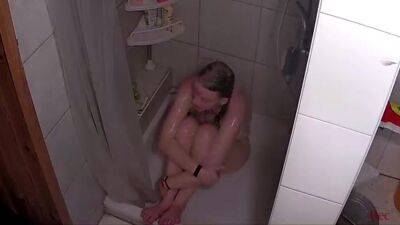 Hot Wife In The Shower Compilation on freereelz.com