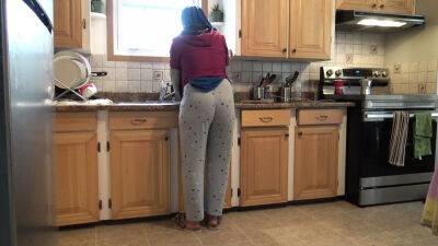 Syrian Wife Lets 18 Year Old German Stepson Fuck Her In The Kitchen - Germany - Syria on freereelz.com