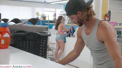 Stunning beauty attains very loud orgasm after meeting this dude at the laundromat on freereelz.com