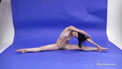 Galina Markova In Upside Down Spreads And Acrobatics From - Russia on freereelz.com