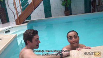 Aventuras sexuales in a private pool: POV reality with young Czech cutie - Czech Republic on freereelz.com