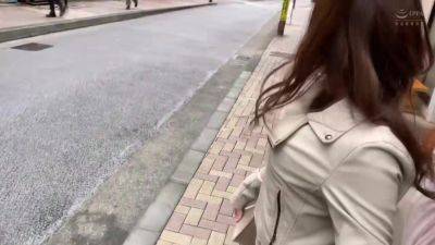 0001490_巨乳の日本人女性が大量潮吹きするガン突き痙攣イキセックス - Japan on freereelz.com