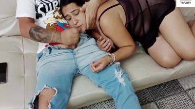 Sexo Oral - Mejores Momentos De Mamada Que Me Dio Mi Hermanastra En El Sofa De La Casa Mientras Estabamos Solos La Puta Cachonda Esa 5 Min - Colombia on freereelz.com