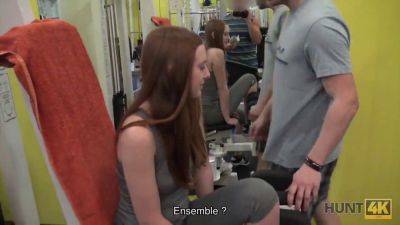 Young Czech couple goes wild in the lapin de gym: Un relations-of-friend POV - Czech Republic on freereelz.com