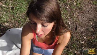 Jolie Fille, the Czech teen, gets her tight ass drilled in a park for cash - Czech Republic on freereelz.com