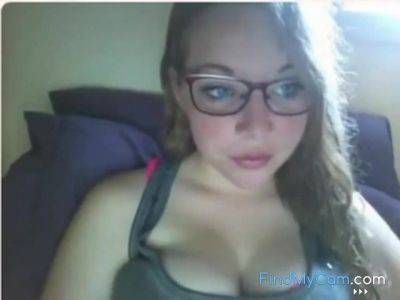 Teen Plays On Cam on freereelz.com