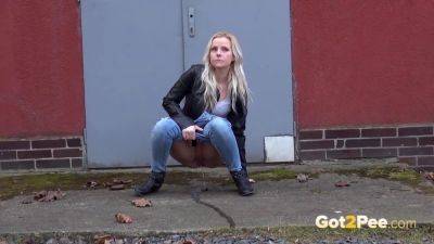 Blonde amateur caught peeing in public & desperate for more - Czech Republic on freereelz.com