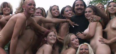 Ron Jeremy And A Bunch Of Girls on freereelz.com