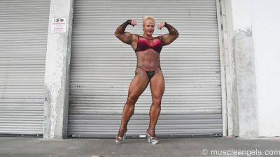 Nuriye Evans Massive Amazon Muscle on freereelz.com