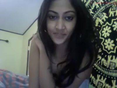 Hot Indian Girl On Her Webcam! (part 1) - India on freereelz.com