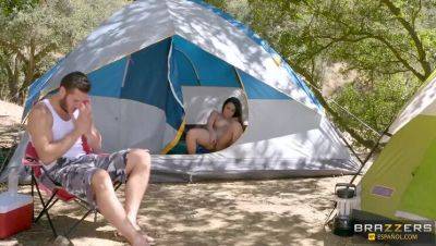 Dillion Harper - Raising the Tent on freereelz.com