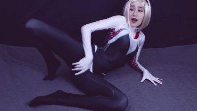 Cosplay Queen: Get Up Close & Personal with Blonde Spider Gwen on freereelz.com