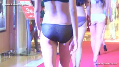 Chinese model in sexy lingerie show.27 - China on freereelz.com