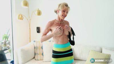 A Swinging 56-Year-Old Makes Herself Cum on freereelz.com