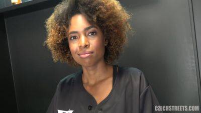 Extra Sexy Black Hairdresser on freereelz.com