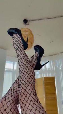 #Highheels #Blackheels #Stokings #View #Longlegs - Sex Cam on freereelz.com