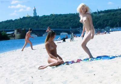 Young nudist fresh hotties caught on a hidden camera on freereelz.com