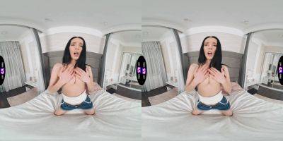 Jasmine Jayne's natural tits bounce as she experiences a mind-blowing orgasm in virtual reality on freereelz.com