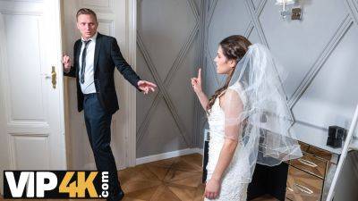 VIP4K. Couple decided to copulate in the bedroom before the ceremony - Czech Republic on freereelz.com