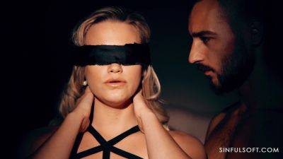 Blind folded blonde receives thick inches for surreal pussy sensations on freereelz.com