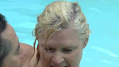 Fuck with Busty Hot Woman in Swimming Pool on freereelz.com