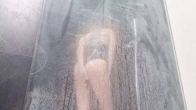 Masturbates To Squirting Orgasm In Shower on freereelz.com