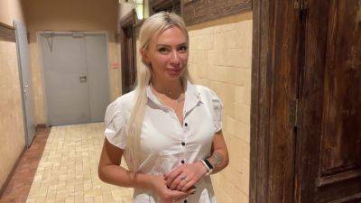 Hot and dangerous blowjob in the toilet of the shopping center from a Russian saleswoman. - Russia on freereelz.com