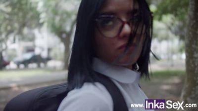 Big ass 18 year old schoolgirl gets caught by stranger - Colombia - Peru on freereelz.com