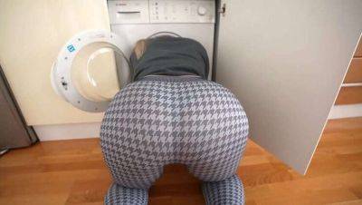 Step-Sister with Stunning Ass Gets Trapped in Washing Machine: A Hot & Creamy POV Encounter on freereelz.com