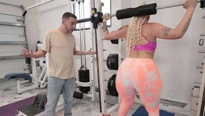 Lucky coach gets to bang his mature client with a massive butt on freereelz.com