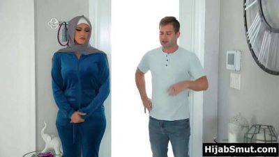 Innocent Muslim Girl Experiences Her First Time With Neighbor on freereelz.com