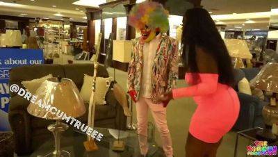 Sucking off my Sugar Daddy Clown at the College Mall on freereelz.com