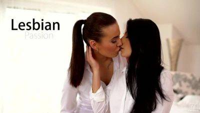 Lesbian Passion - S19:E17 on freereelz.com