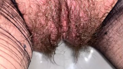 Mature Italian Housewife Pisses in Pantyhose on Toilet Then Gives Blowjob in 4K - Italy on freereelz.com